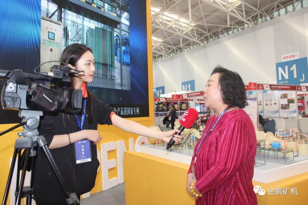 于建環(huán)董事長(zhǎng)接受三沙衛(wèi)視采訪 于建環(huán)董事長(zhǎng)接受三沙衛(wèi)視采訪